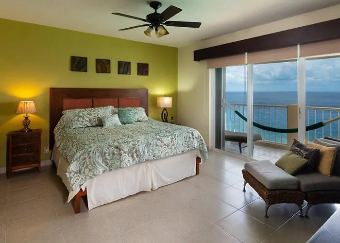 Penthouse Condo-las Brisas 702 *