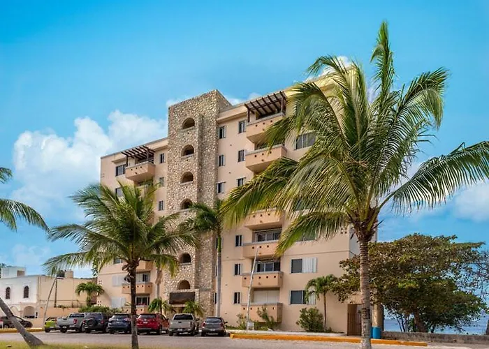 Penthouse Condo-las Brisas 702